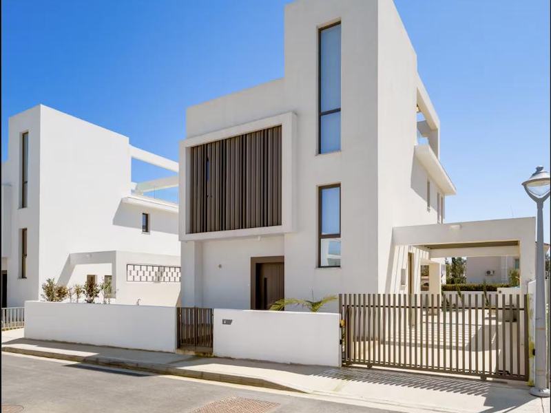 St Nicholas Luxury Villa in Paralimni