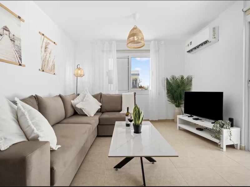 Thea Court Seaview Retreat in Paralimni
